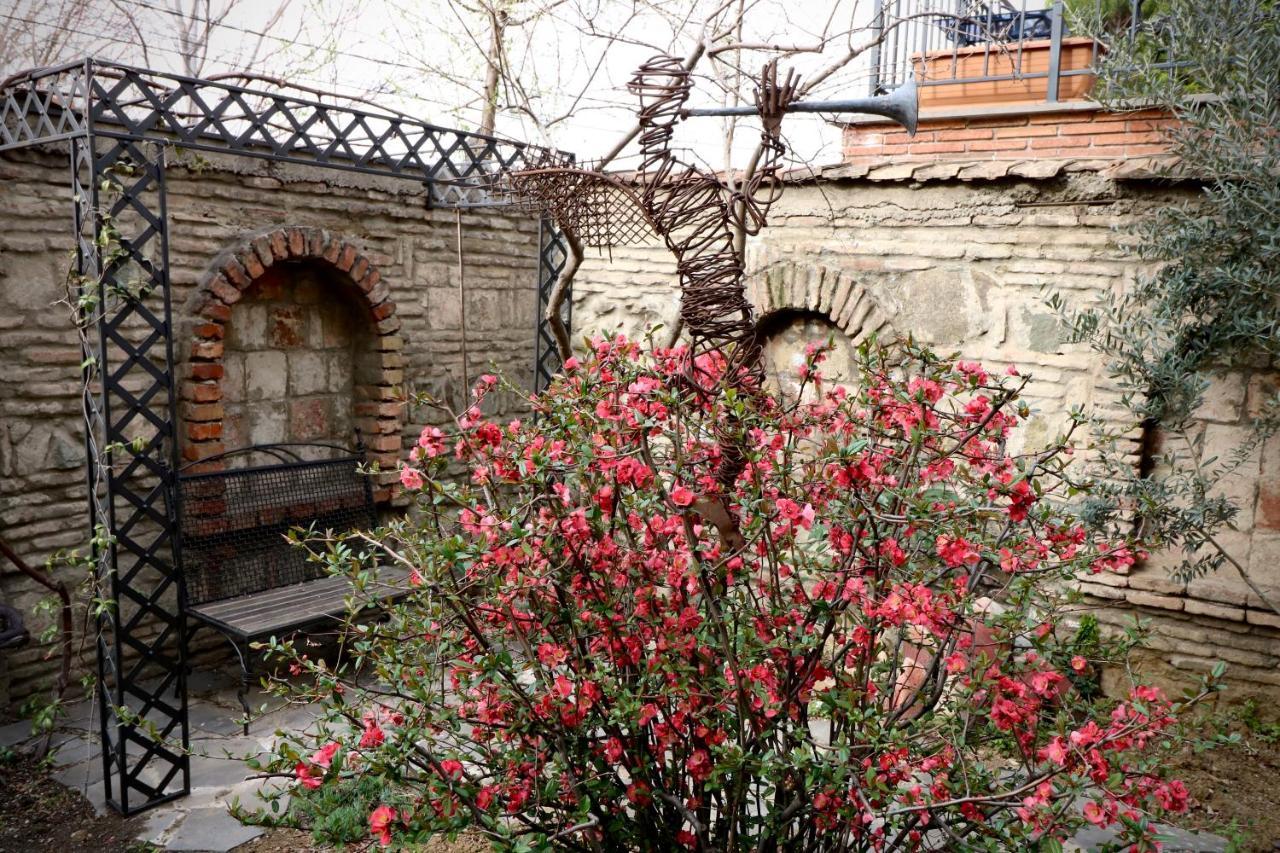 Artists Residence In Tbilisi Ngoại thất bức ảnh