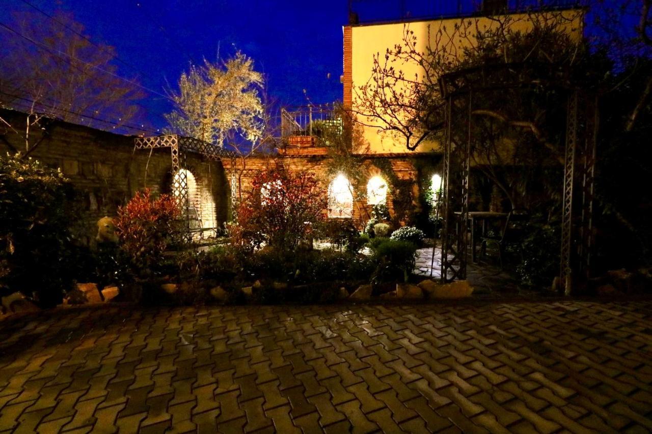 Artists Residence In Tbilisi Ngoại thất bức ảnh