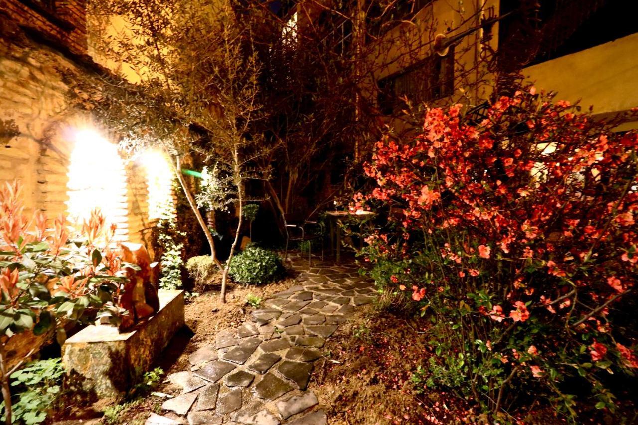 Artists Residence In Tbilisi Ngoại thất bức ảnh